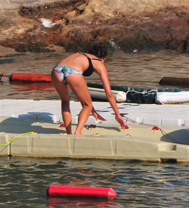 Berrak Tüzünataç şov yaptı!