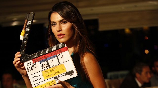 Serenay Aktaş Figüran'da nefes kesiyor