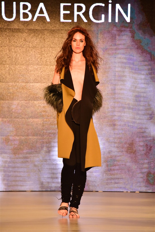 Tuba Ergin'den seksi doğu defilesi