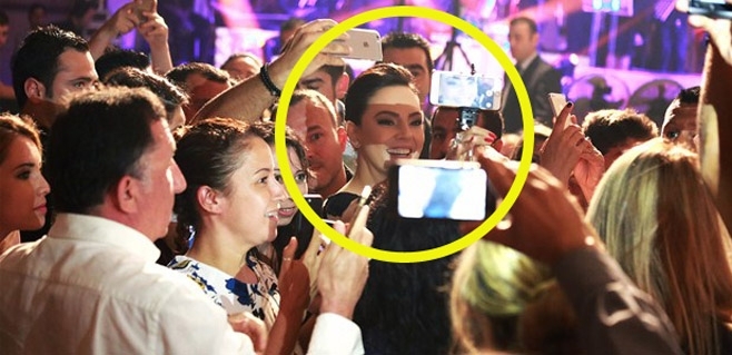 1800 kişi selfie istedi