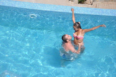 Pelin Sönmez Bikinili