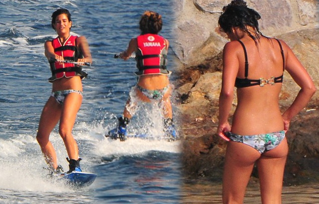 Berrak Tüzünataç Bikinili