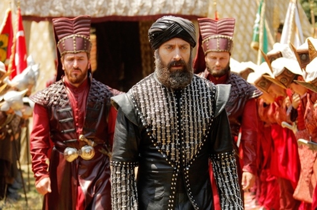 Halit Ergenç dönem dizisiyle mi dönüyor?