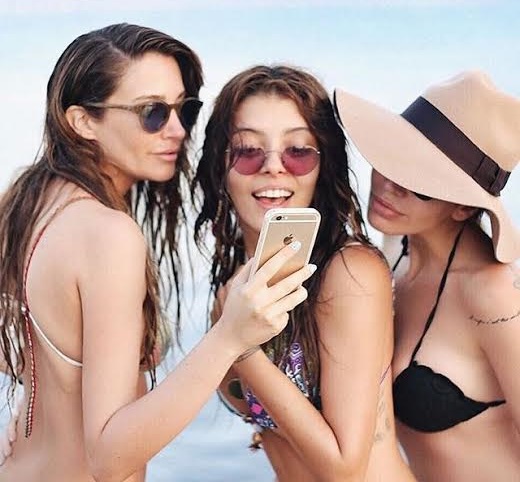 Rojda Demirer Bikinili