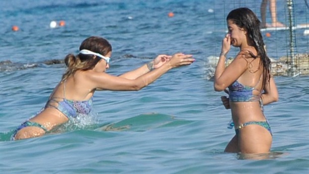 Selin Şekerci Bikinili