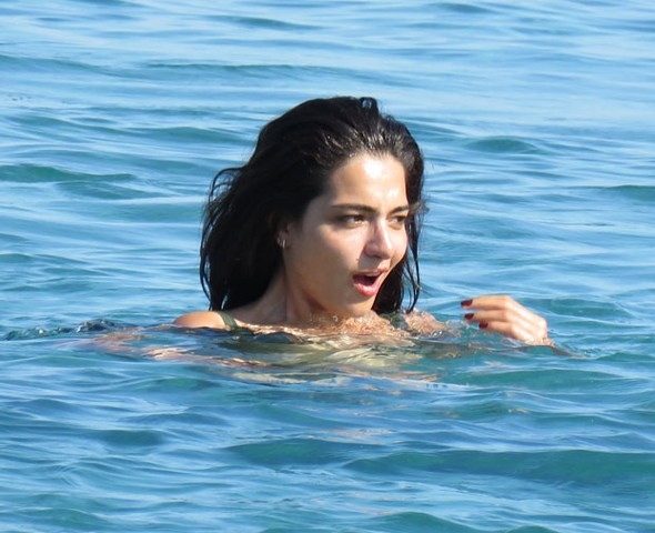 Melisa Aslı Pamuk fiziğiyle büyüledi!