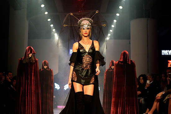 Çağla Şikel matem defilesinde