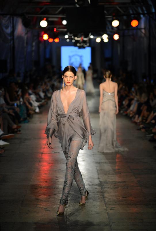 “Golden Bazaar”Defilesi